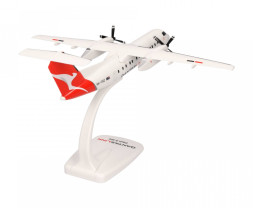 1:100 DHC-8-315Q Dash 8, QantasLink, 2010s Colors (Snap-Fit)