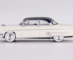 1:64 Lincoln Capri 1954 Arctic White / Atlantic Blue