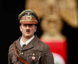 1:12 Adolf Hitler 1889–1945 (Mini Reich Series)