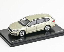 1:43 Škoda Superb IV Combi (2023) – Yellow Ice Tea Metallic