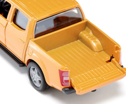 1:50 Nissan Navara