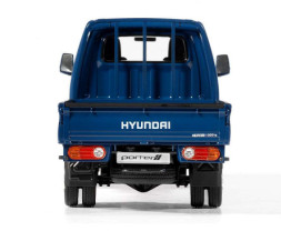 1:24 Hyundai Porter II Cargo Truck (MCP)