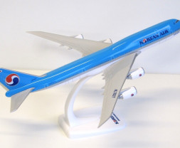 1:250 Boeing 747-8B5, Korean Air, 2000s Colors (Snap-Fit)