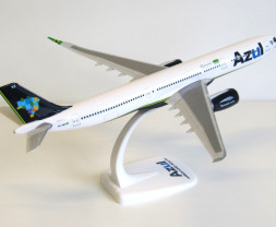 1:200 Airbus A330-941 Azul Linhas Aéreas Brasileiras, Named ″O Mundo é Azul″ (Snap-Fit)