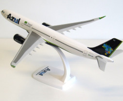 1:200 Airbus A330-941 Azul Linhas Aéreas Brasileiras, Named ″O Mundo é Azul″ (Snap-Fit)