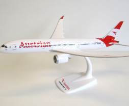 1:200 Boeing B787-9 Austrian Airlines ″2004s″ Colors, Named ″Schönbrunn Palace″ (Snap-Fit)