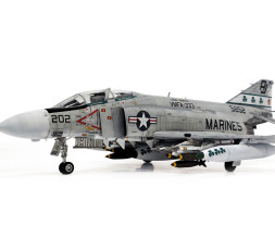 1:48 McDonnell Douglas F-4J Phantom II, VMFA-333 Fighting Shamrocks