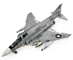 1:48 McDonnell Douglas F-4J Phantom II, VMFA-333 Fighting Shamrocks