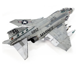 1:48 McDonnell Douglas F-4J Phantom II, VMFA-333 Fighting Shamrocks